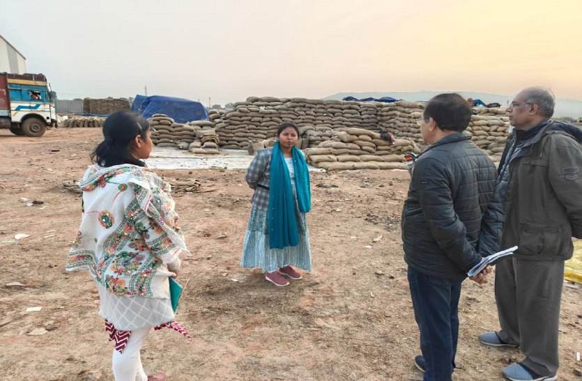 छह तहसीलों में 20 अधिकारियों के दल ने शुरू की अमानक धान की जांच, 24 घंटे में सौंपेंगे रिपोर्ट