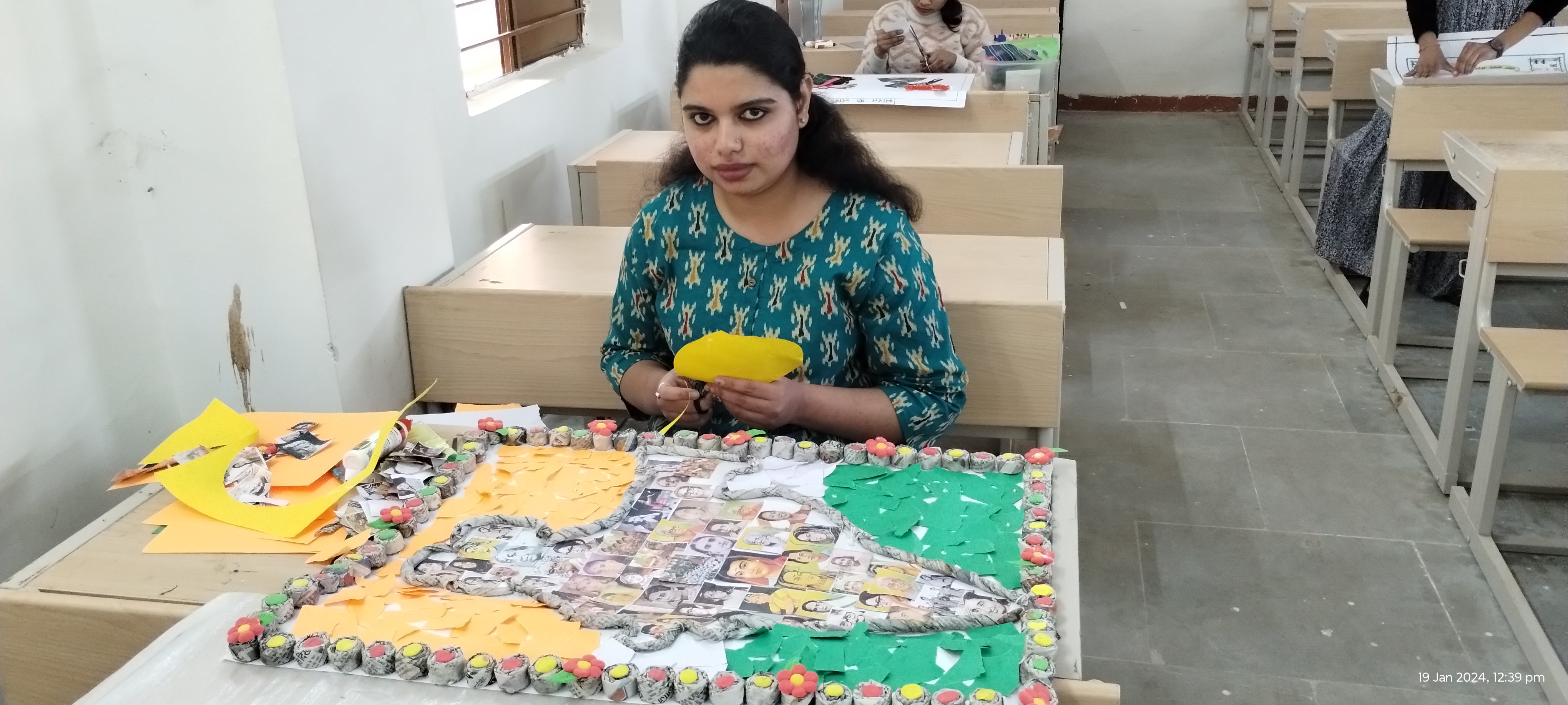 Youth festival: कॉलेज छात्राओं की प्रतिभा देख निर्णायक रह गए दंग, रंगोली तो किसी ने पोस्टर निर्माण