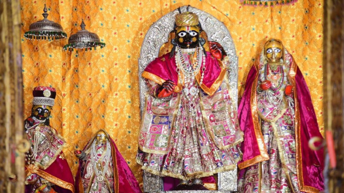 Ram Mandir: राजस्थान में एक ऐसा राम मंदिर जहां प्रभु के चरणों को स्पर्श करती है
सूर्य की पहली किरण