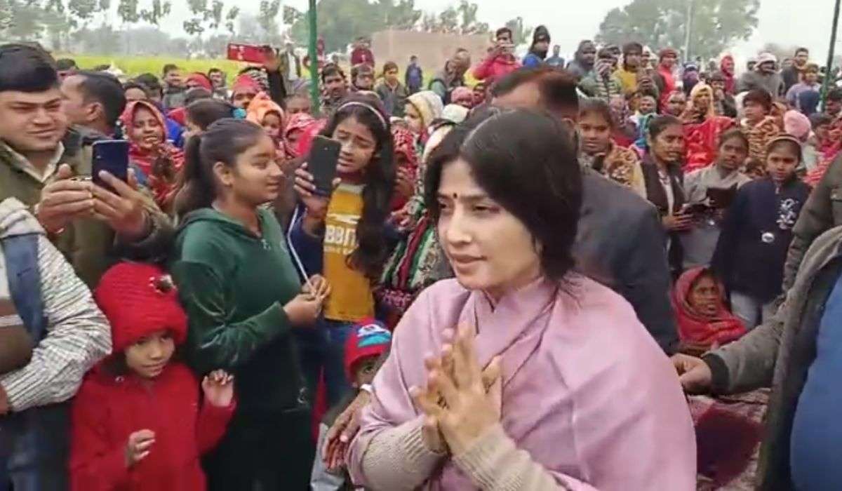 dimple_yadav_in_mainpuri1.jpg