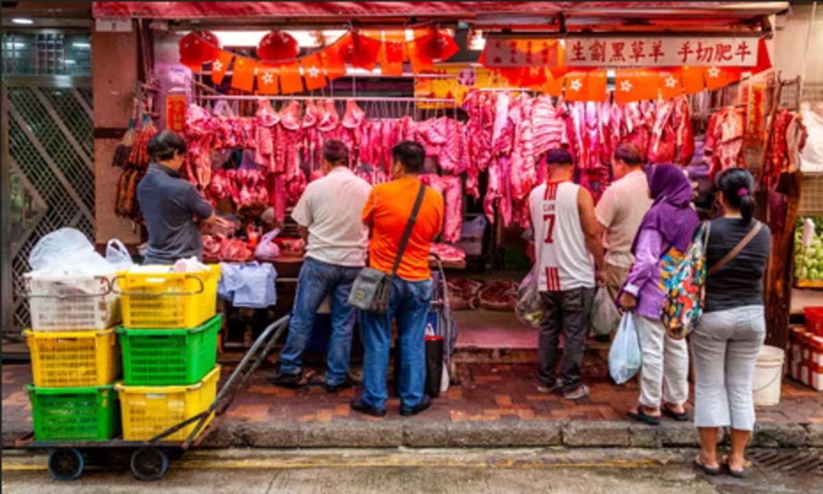 chinese_people_buying_meat.jpg