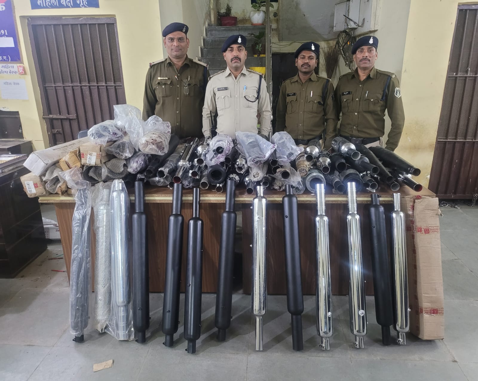 बाइक में मॉडिफाई साइलेंसर लगाए तो हो जाएं सावधान, देना पड़ेगा जुर्माना