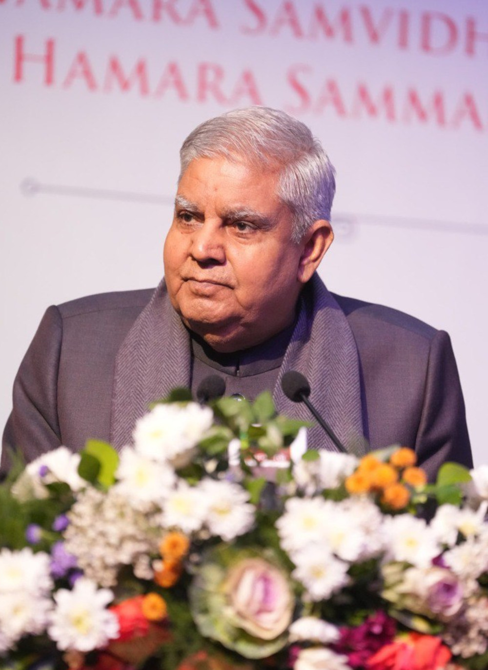 बच्चों ने नहीं देखी राम, कृष्ण व बुद्ध के लघुचित्रों वाली संविधान की मूल प्रति-उपराष्ट्रपति