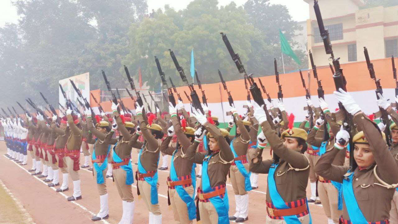 Photo gallery: कानपुर पुलिस लाइन में मनाया गया गणतंत्र दिवस, नंद गोपाल नंदी ने
ली सलामी