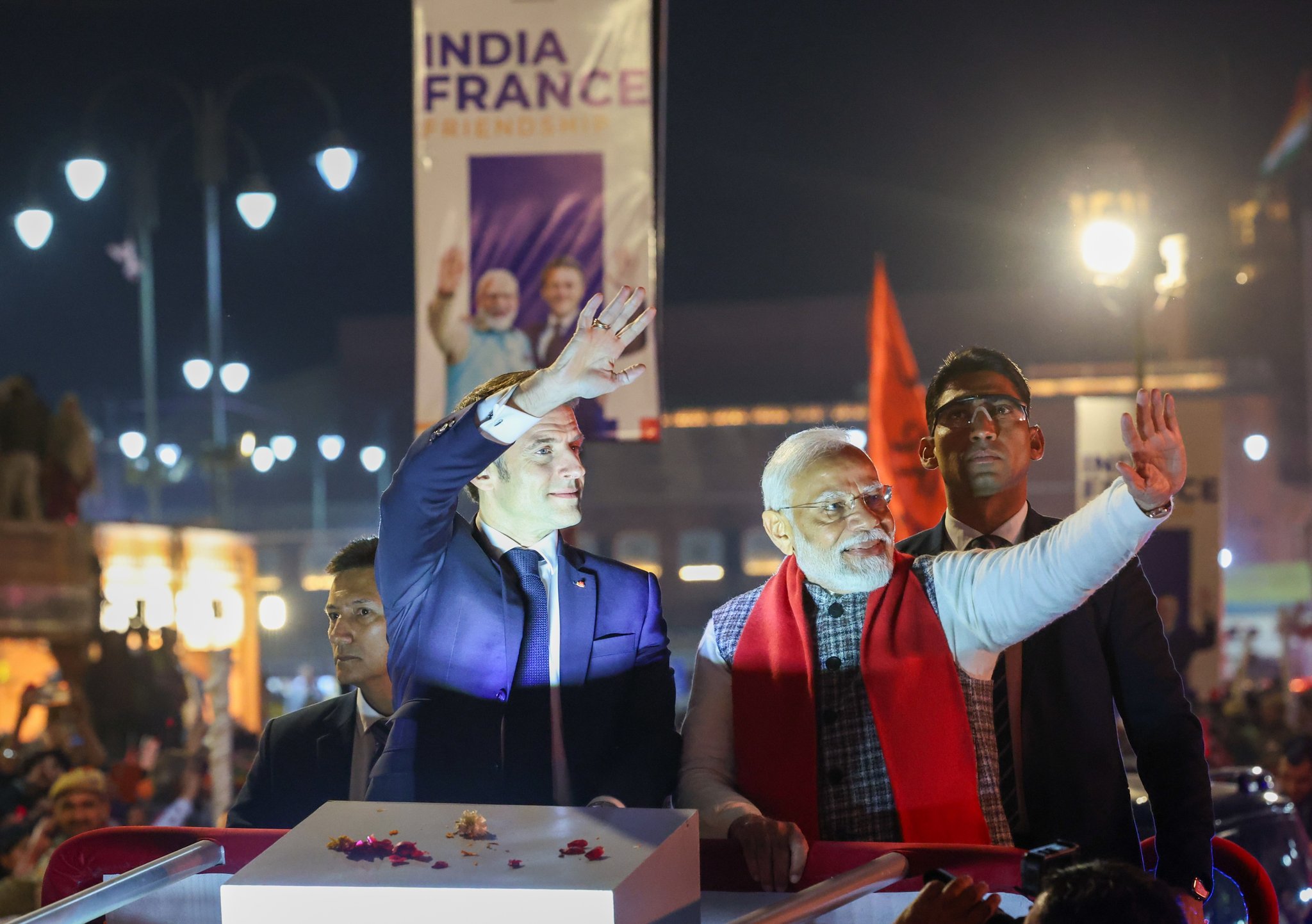 pm_modi-macron_jaipur_road_show.jpg