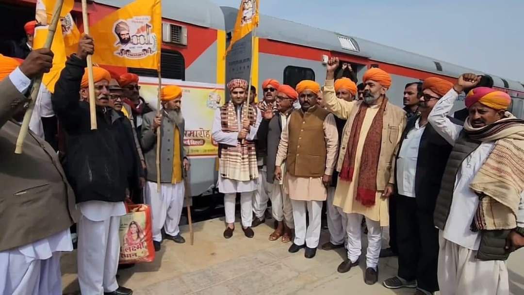 तनसिंह शताब्दी समारोह में भाग लेने स्पेशल ट्रेनों से रवाना हुए हजारों लोग