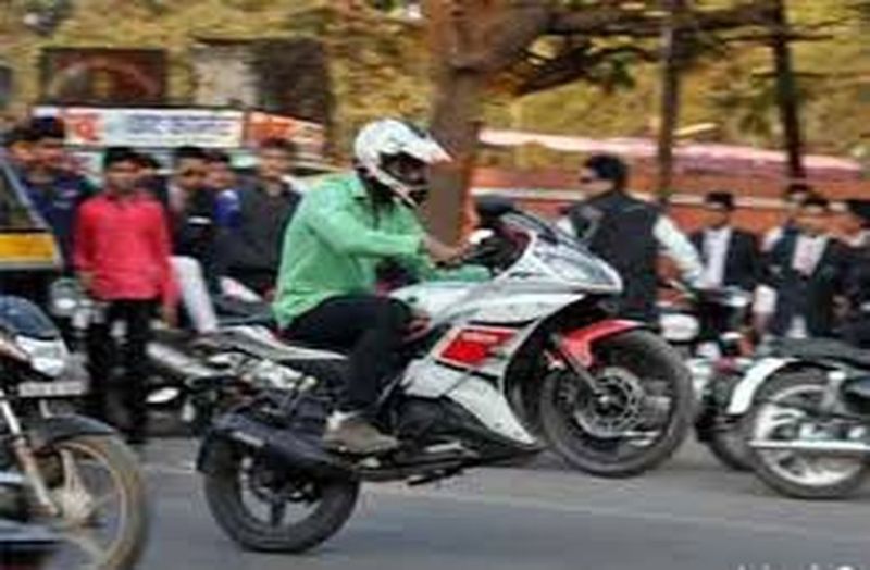 Terror of bikers in narrow streets, fear among people