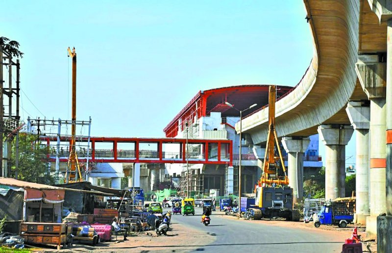 बस स्टॉप या मेट्रो स्टेशन तक पब्लिक ट्रांसपोर्ट की सुविधा नहीं