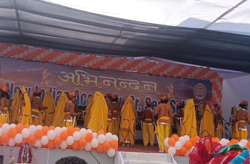 बच्चों ने चंद्रयान थ्री, गांवों से पलायन रोकने का मॉडल दर्शाया