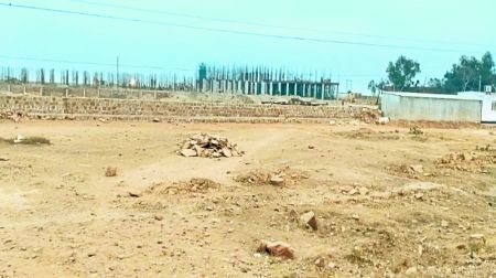 आवासीय जमीन पर अस्पताल निर्माण, कलक्टर से मांगा जवाब