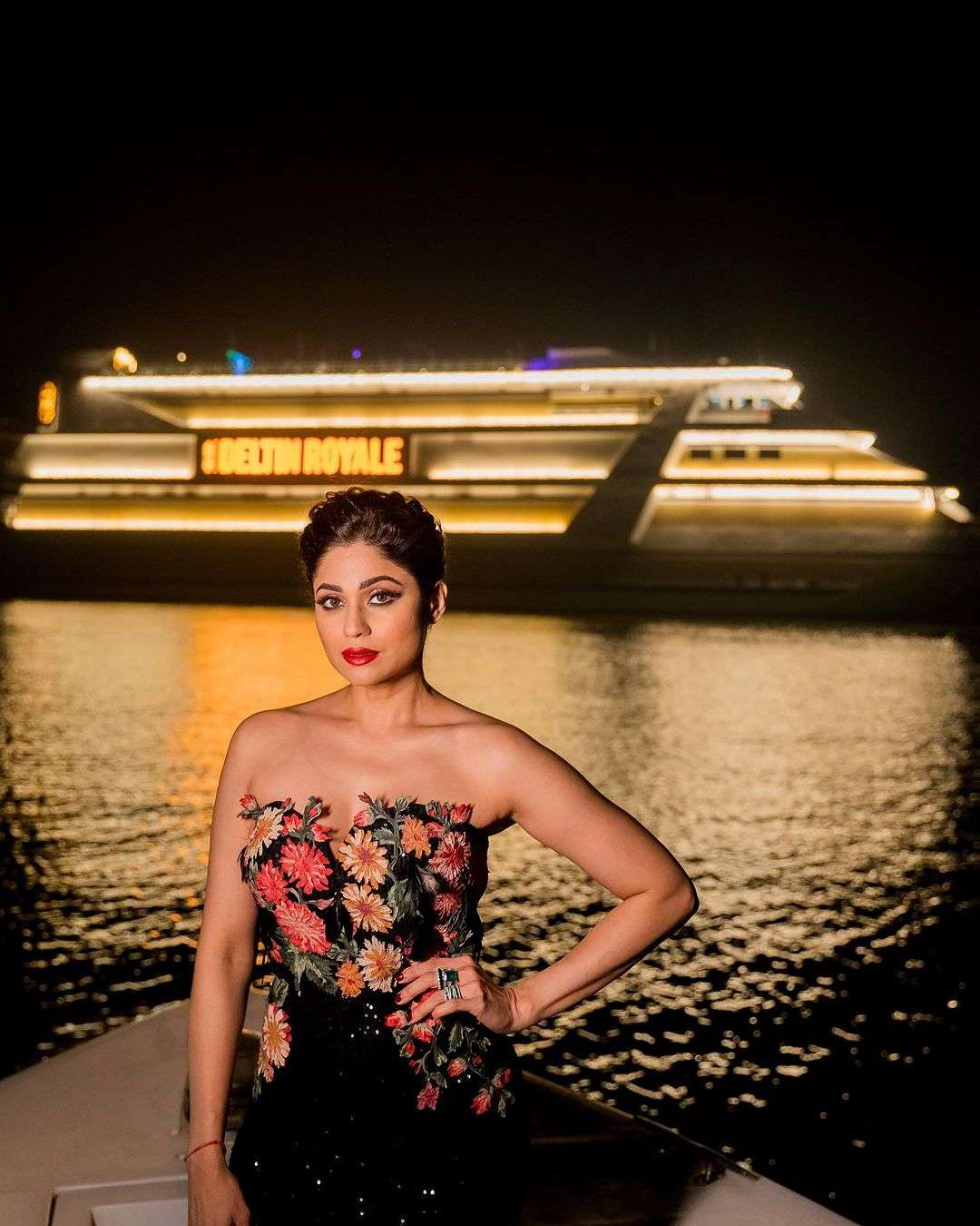 Shamita Shetty Birthday Special Story Lives a luxury life like a queen