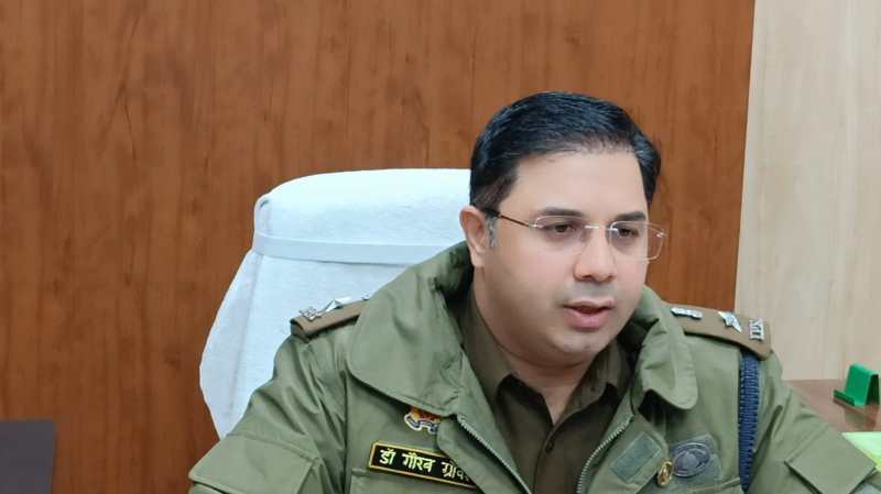 गोरखपुर पुलिस फुल एक्शन में , जिस जिले में होगी गैंगस्टर की संपति वहां चलेगा बुलडोजर