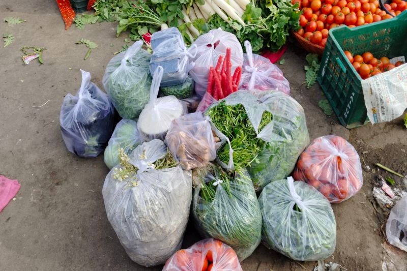 Jaipur: टास्क फोर्स बेअसर, बाजार-मंडियों में खुलेआम पॉलीथिन का उपयोग