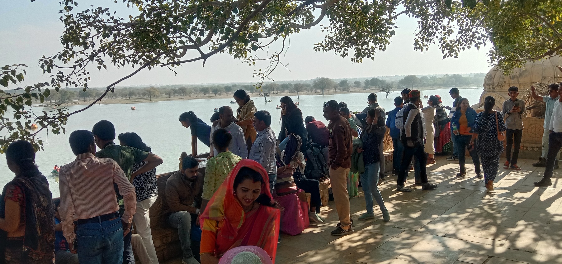 चमकी धूप ने माघ में चैत्र का अहसास कराया