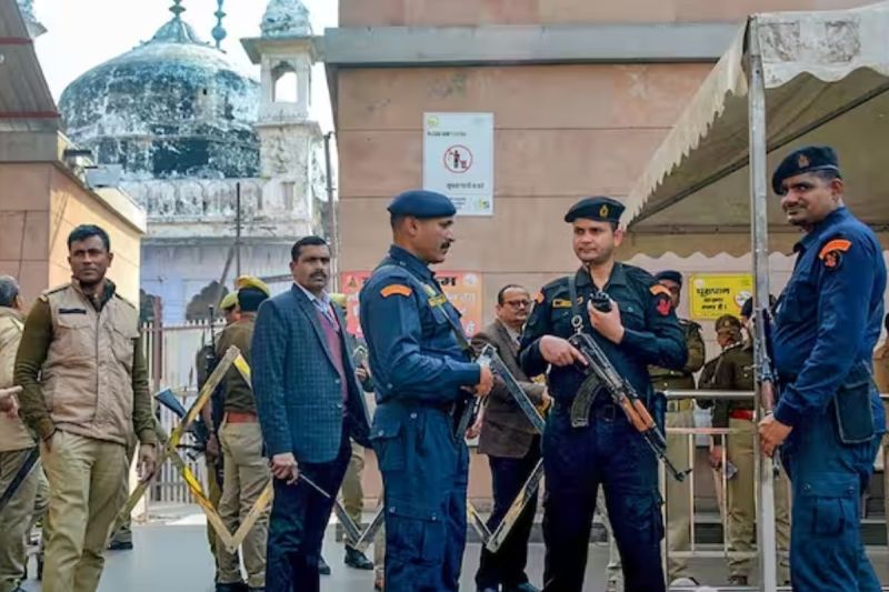 Gyanvapi masjid Case police alert for Friday namaz flag march in sensitive areas