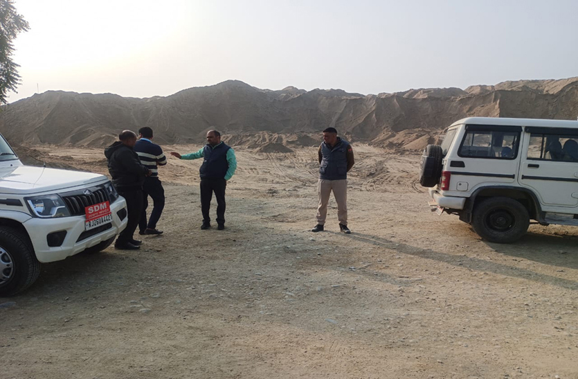 बजरी निगर्मन पर रोक: स्टॉक स्थलों पर कार्मिकों की तैनाती, सुरक्षा घेरे में बजरी का भंडारण