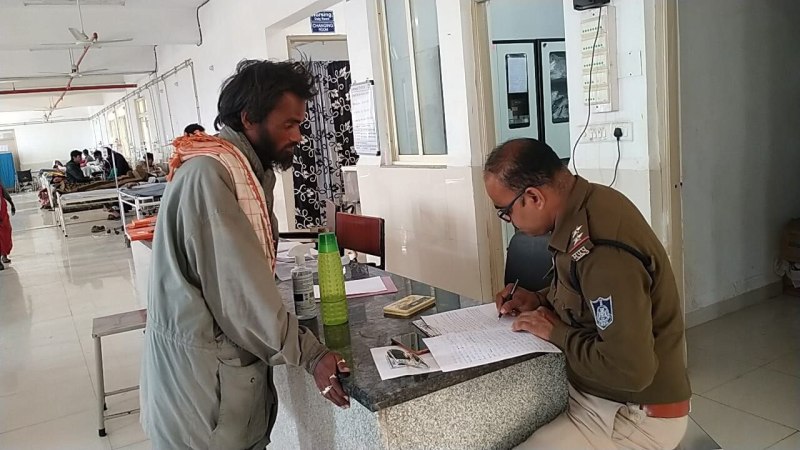 बहु को लेने आए समधी के सिर में मारी कुल्हाड़ी