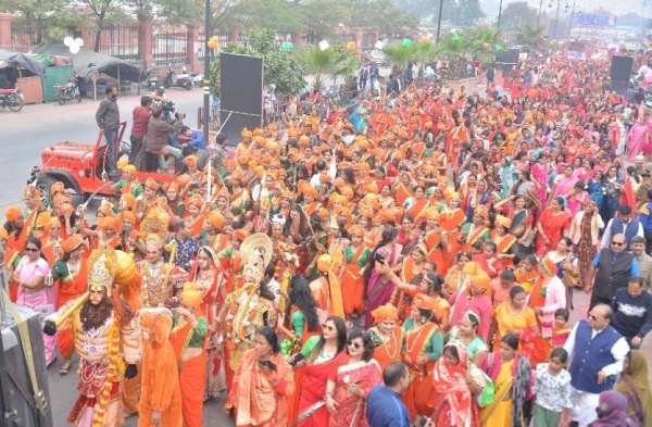 Saree Walkathon : साड़ी वाॅकथाॅन में दिखी देशभर की संस्कृति