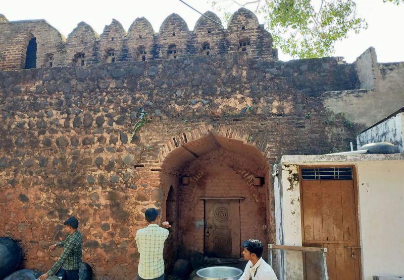 देवी अहिल्या यात्रा के समय करती थी ऐतिहासिक गढ़ी का उपयोग, संरक्षण की दरकार