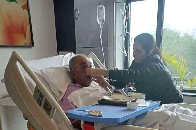 न खुलकर रो पा रहे .. न रोक पा रहे..आंसूओं की परीक्षा