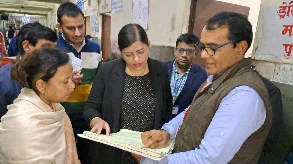 Collector visit JLN Hospital, Notice issue to doctors