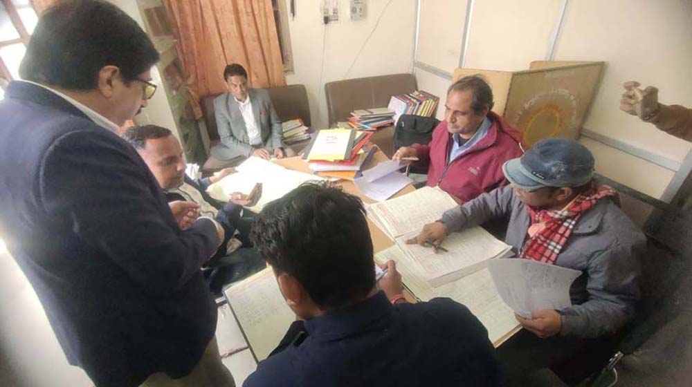 प्रशासन सुधार एवं समन्वय विभाग ने किया औचक निरीक्षण, 326 अधिकारी व कर्मचारी मिले अनुस्थित