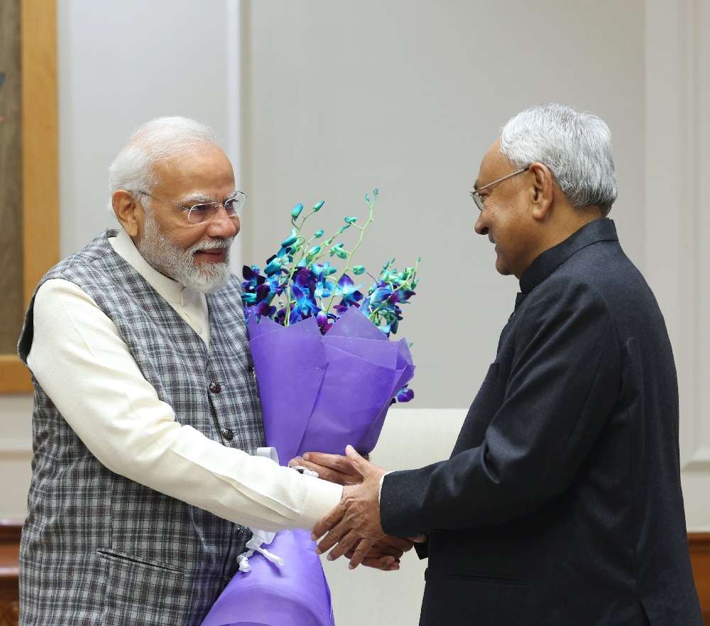 nitish_modi_1.jpg