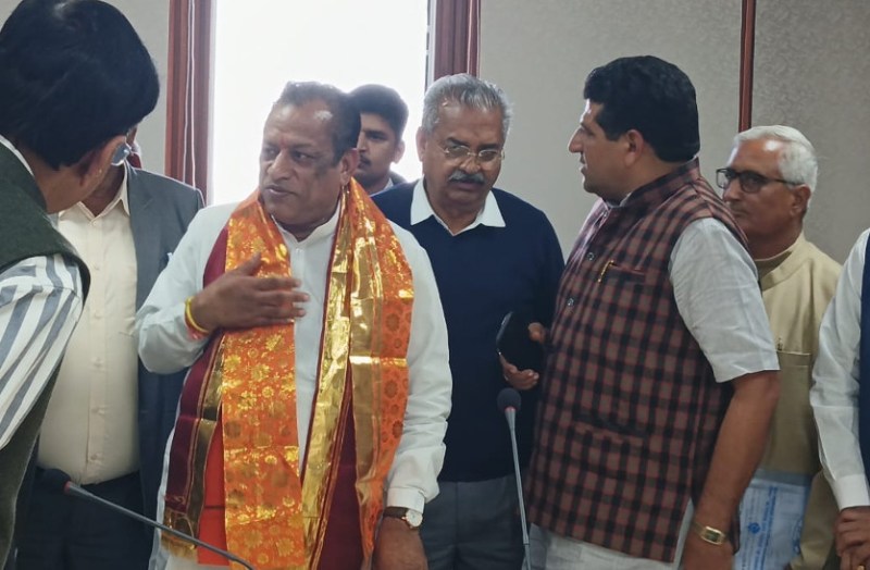 Minister Joraram Kumawat meeting at Saras Sankul Headquarters