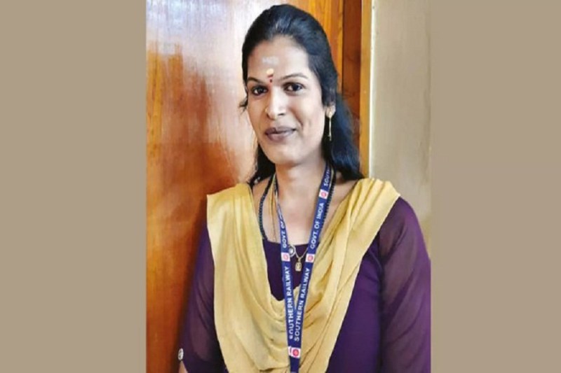किन्नर सिंधु बनी दक्षिण भारत की पहली ट्रांसजेंडर रेलवे टिकट निरीक्षक