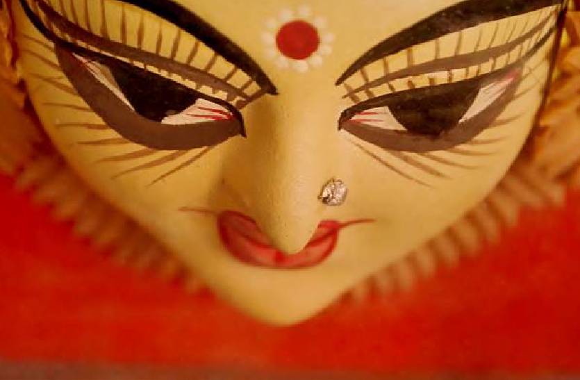 दुर्गा सप्तशती का बीज है देवी कवच, आरोग्य और शत्रुओं पर विजय के लिए पढ़ें पूरी
स्तुति