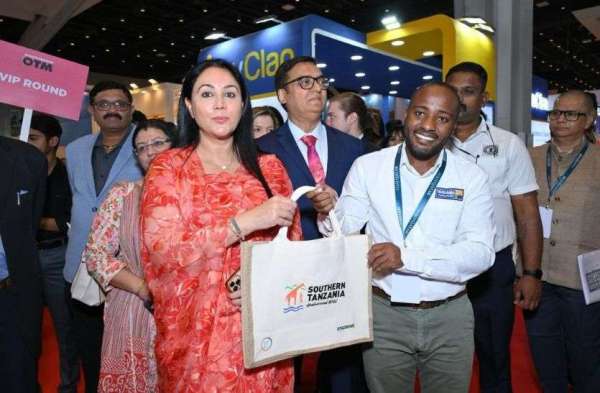 rajasthan_tourism_received_the_best_design_and_decoration_award_chief_guest_diya_kumari.jpg