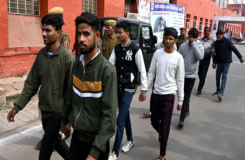 धर्मांतरण का ट्रेंड...चमत्कार से बीमारी दूर, खाते में आएगी मोटी रकम!