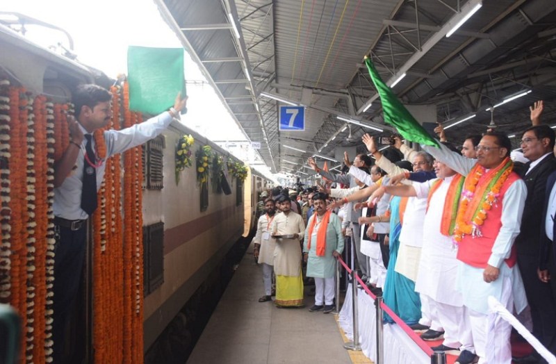 aastha_special_train_in_raipur_1_.jpg