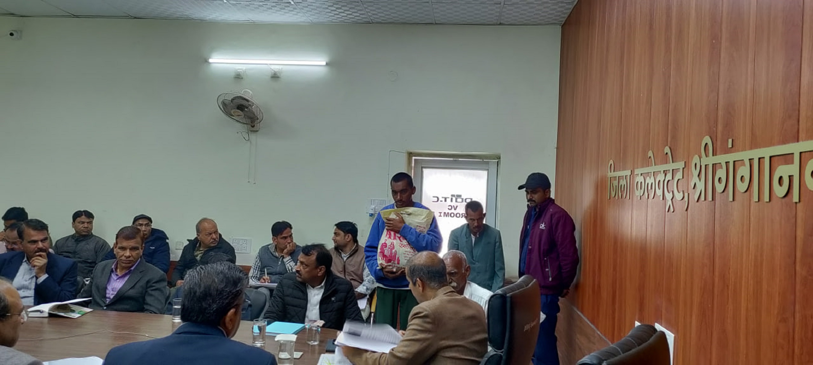 जिला स्तरीय जनसुनवाई में किया कई प्रकरणों का निस्तारण