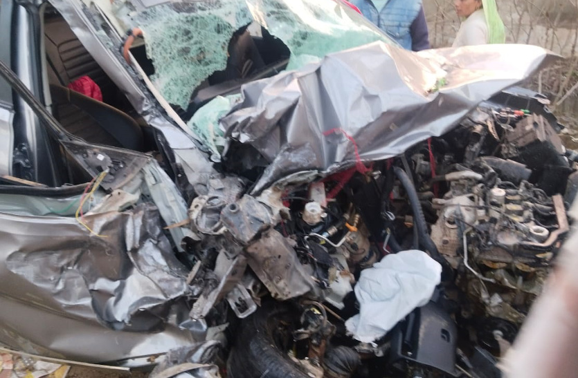 two dead in bus and car accident in alwar