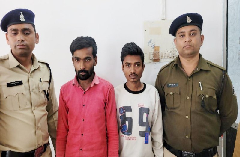 दुकान का ताला तोड़कर पांच लाख की चोरी, चार आरोपी गिरफ्तार