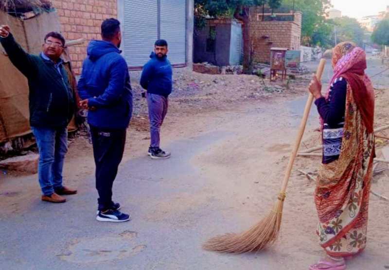 नगर परिषद आयुक्त ने आकस्मिक निरीक्षण किया