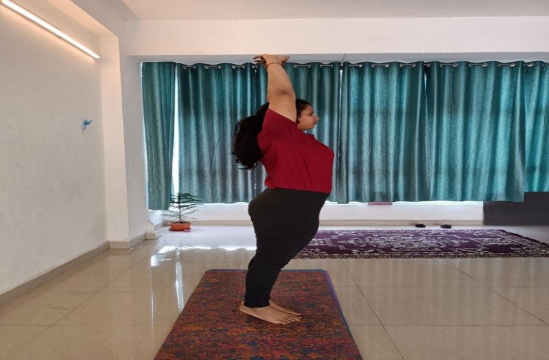 She News - 50 प्लस होने के बाद भी रहें फिट, करें... योग