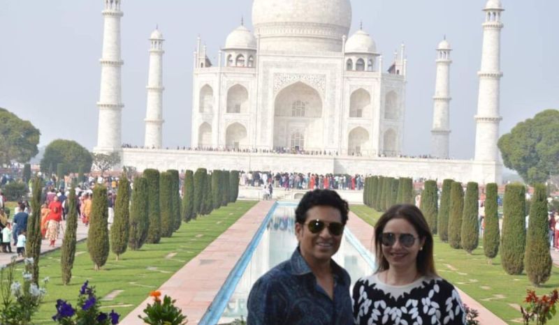 Sachin Tendulkar reached taj mahal Agra with wife Anjali said Wow Taj