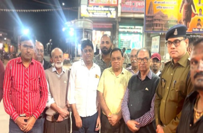 पुलवामा में शहीद हुए वीरों को दी श्रद्धांजलि