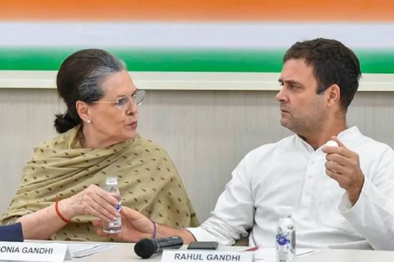 Sonia gandhi rajyasabha shift then Priyanka contest from Rae Bareli