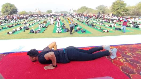 surya_namaskar_4.jpg