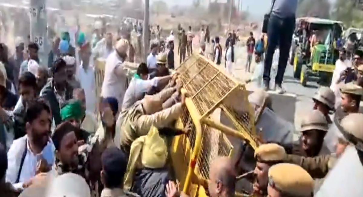 police lathi charge on farmers in rajasthan hanumangarh