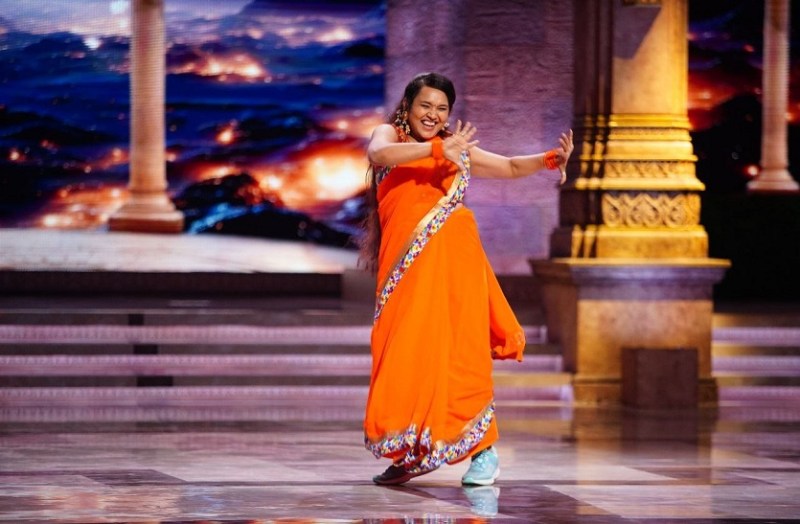 She News - 41 की उम्र में थिरके कदम, सब रह गए दंग