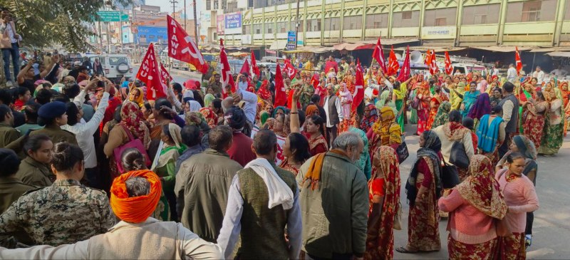 आंगनवाड़ी कार्यकर्ताओं का प्रदर्शन