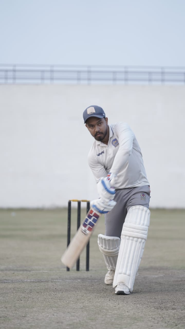 Cricket News: संजीत देसाई और अमनदीप खरे ने की नाबाद 150 रन की साझेदारी, उप्र के
खिलाफ पहले दिन छत्तीसगढ़ ने बनाए 4 विकेट पर 238 रन