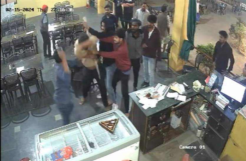 कबाड़ी के गुर्गे ने संचालक को पीटा, ढाबे में की तोड़फोड़ जानिए क्या है मामला