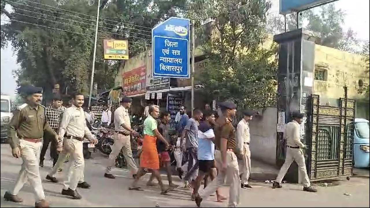 video पंकज हत्या कांड के आरोपियों का पुलिस ने निकाला जुलूस, पुलिस वाले बाराती बन हुए शामिल