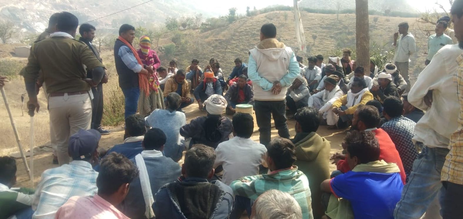 परिजनों ने जताया आक्रोश, पोस्टमार्टम से किया इनकार, समझाइश पर माने