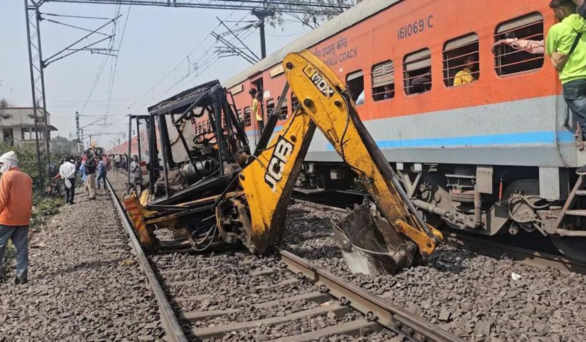Major Rail Accident in up